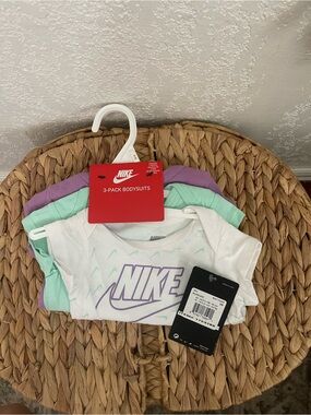 Nike Baby Girls 3-Pack Bodysuits in White, Mint & Lavender